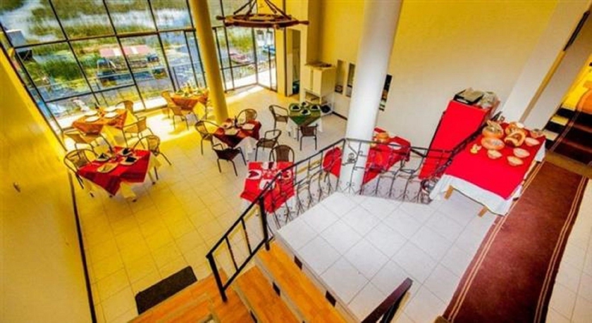 Imagen del bar/restaurante del Hotel Yacht Lago Titicaca. Foto 2