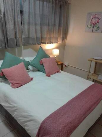 Imagen general del Hotel Yacht View. Foto 14