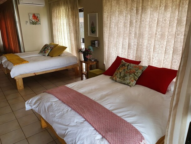 Imagen general del Hotel Yacht View. Foto 19