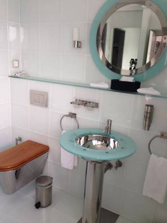 Imagen de la habitación del Hotel Yachtsport Resort Lago Maggiore. Foto 7