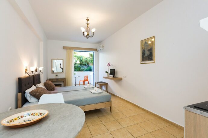 Imagen general del Hotel Yacinthos. Foto 9