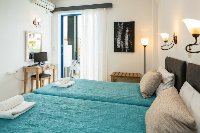 Imagen de la habitación del Hotel Yacinthos. Foto 18