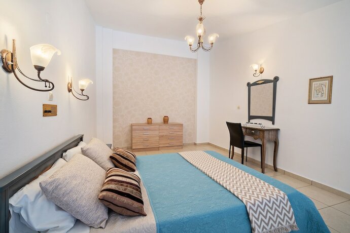 Imagen de la habitación del Hotel Yacinthos. Foto 20