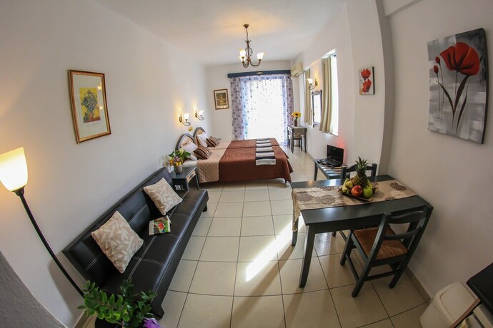 Imagen de la habitación del Hotel Yacinthos. Foto 25