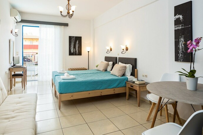 Imagen de la habitación del Hotel Yacinthos. Foto 31