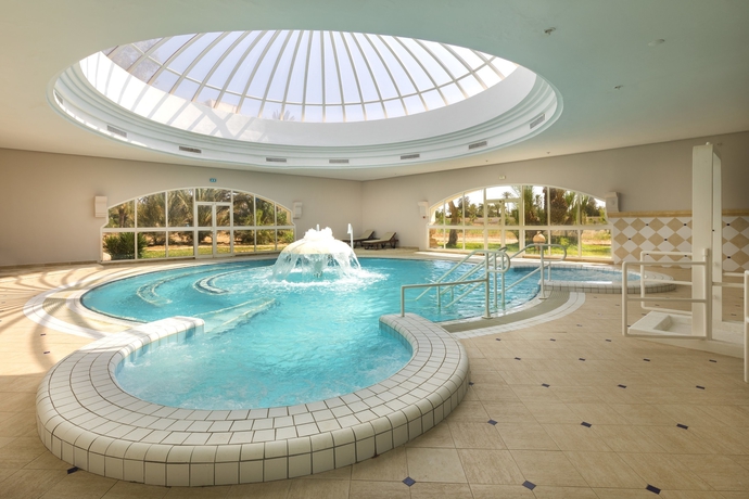 Imagen de la piscina del Hotel Yadis Djerba Thalasso and Golf. Foto 17