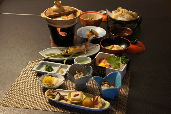 Imagen del bar/restaurante del Hotel Yado Hanaya Tokubei - Dorogawa-onsen Hot Spring. Foto 11