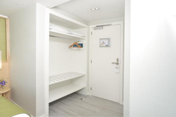 Imagen de la habitación del Hotel Yadoya, Bruselas. Foto 5