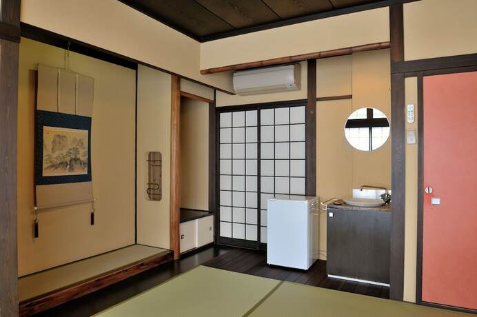 Imagen de la habitación del Hotel Yadoya Nishijinso. Foto 19