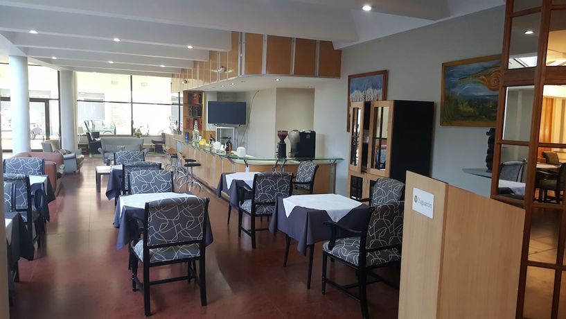 Imagen del bar/restaurante del Hotel Yaguaron. Foto 3