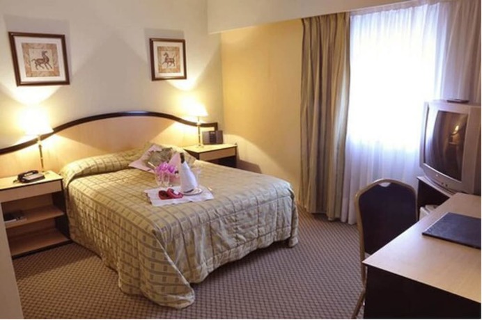 Imagen de la habitación del Hotel Yaguaron. Foto 9