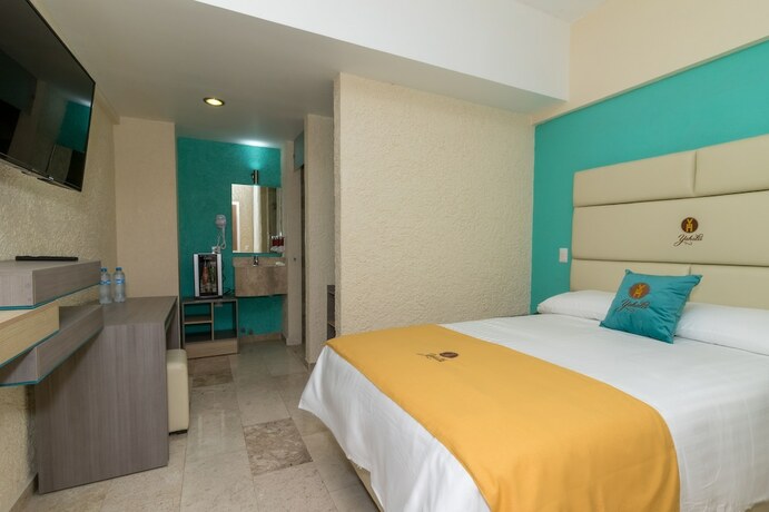 Imagen de la habitación del Hotel Yahalis. Foto 13