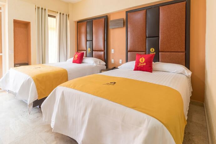 Imagen general del Hotel Yahalis. Foto 4