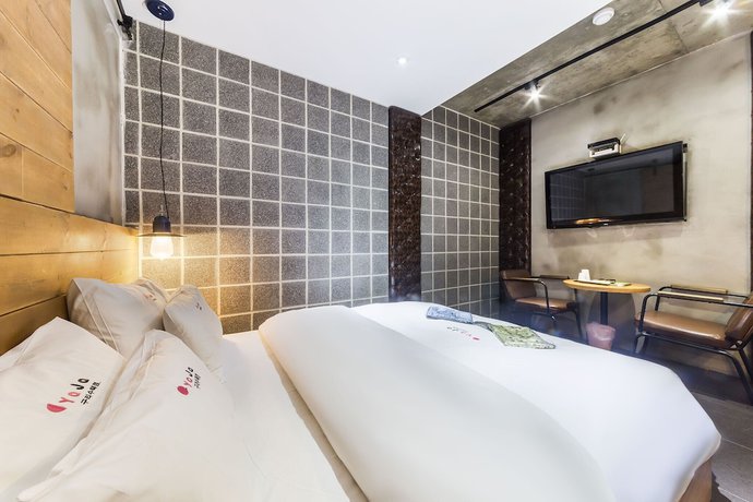 Imagen de la habitación del Hotel Yaja Guri Sutaek. Foto 3