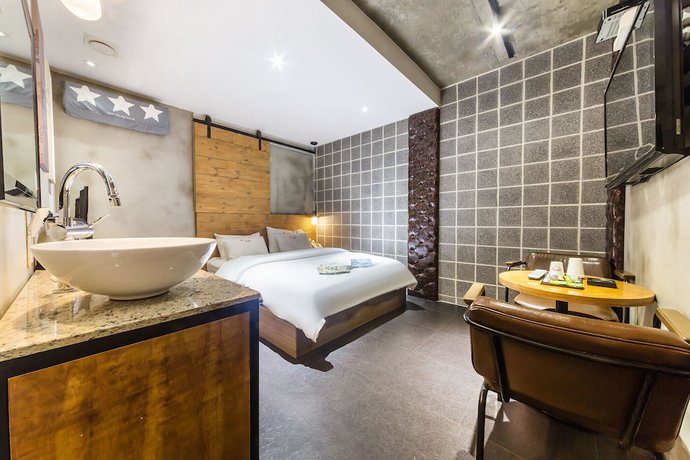 Imagen de la habitación del Hotel Yaja Guri Sutaek. Foto 5