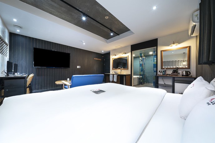 Imagen de la habitación del Hotel Yaja Guri Sutaek. Foto 10