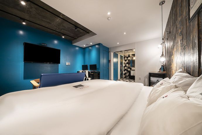 Imagen de la habitación del Hotel Yaja Guri Sutaek. Foto 16