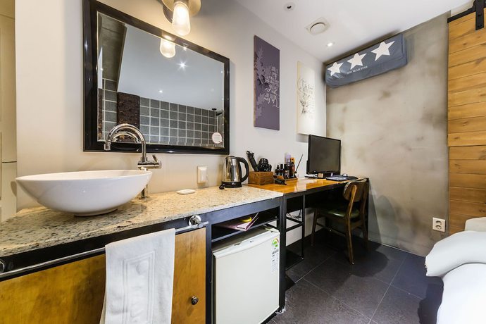 Imagen de la habitación del Hotel Yaja Guri Sutaek. Foto 18