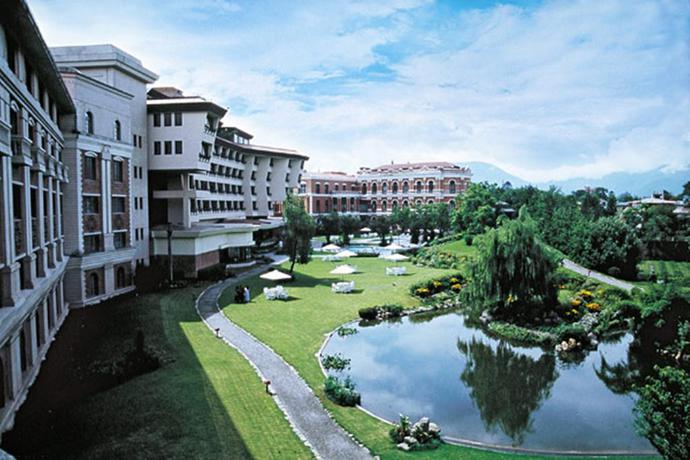 Imagen de los exteriores del Hotel Yak and Yeti. Foto 12