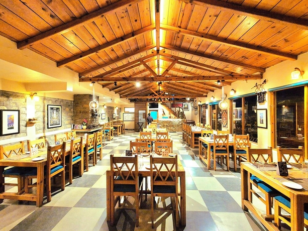 Imagen del bar/restaurante del Hotel Yak and Yeti Inn. Foto 3