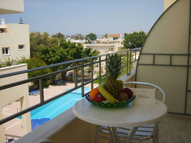 Imagen de la habitación del Hotel Yakinthos. Foto 7