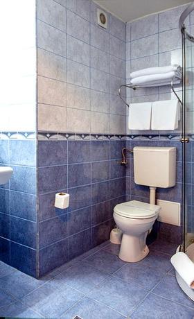 Imagen de los interiores del Hotel Yaky Center. Foto 5