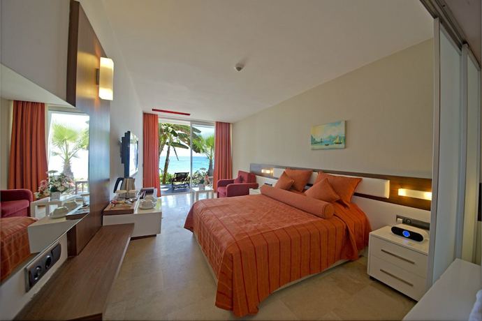 Imagen de la habitación del Hotel Yalihan Una. Foto 2