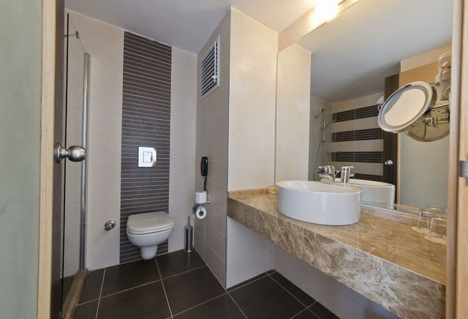 Imagen de la habitación del Hotel Yalihan Una. Foto 5