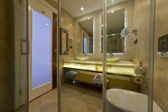 Imagen de la habitación del Hotel Yalihan Una. Foto 6