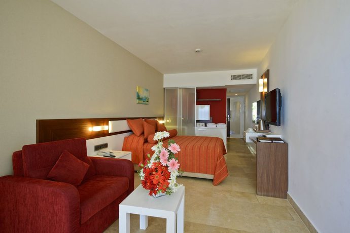 Imagen de la habitación del Hotel Yalihan Una. Foto 8