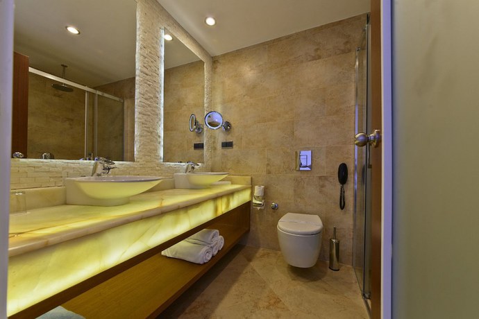 Imagen de la habitación del Hotel Yalihan Una. Foto 10