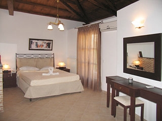 Imagen de la habitación del Hotel Yalis. Foto 3