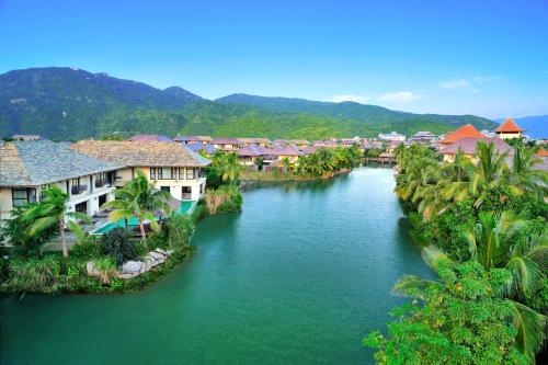 Imagen general del Hotel Yalong Bay Villas and Spa. Foto 2