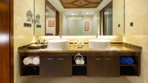 Imagen general del Hotel Yalong Bay Villas and Spa. Foto 5