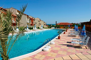 Imagen de la piscina del Hotel Yalta Complex. Foto 6