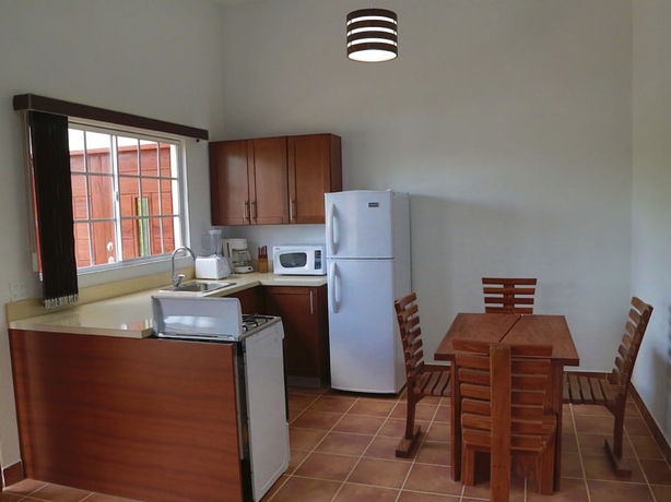 Imagen de la habitación del Hotel Yalta's Inn. Foto 9