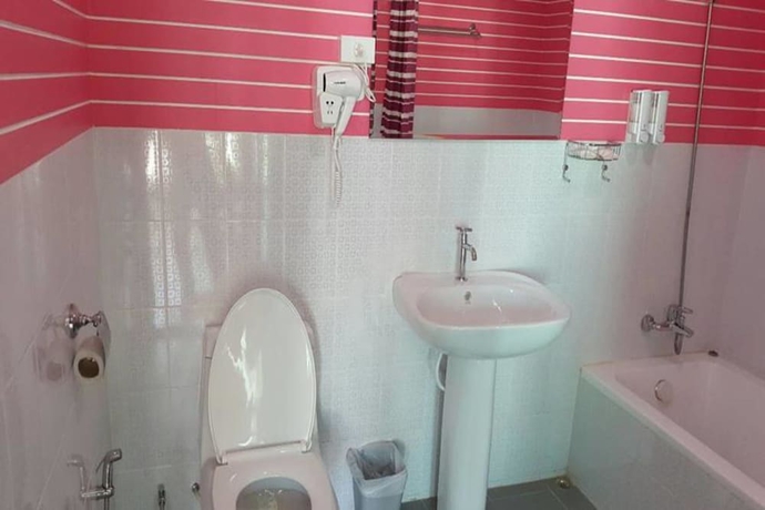 Imagen de la habitación del Hotel Yamadaya Beach Resort. Foto 14