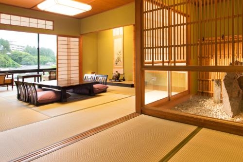 Imagen de la habitación del Hotel Yamanaka Onsen Kissho Yamanaka. Foto 6