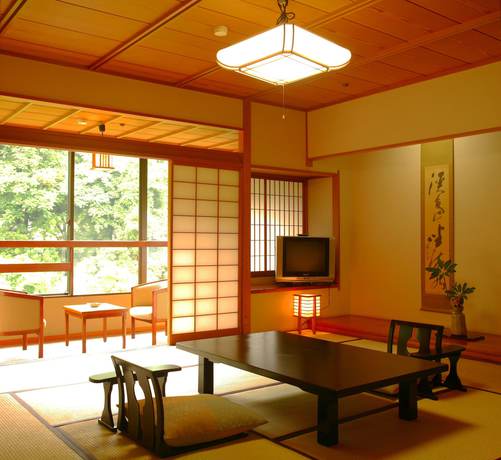 Imagen de la habitación del Hotel Yamanaka Onsen Ohanami Kyubei. Foto 9