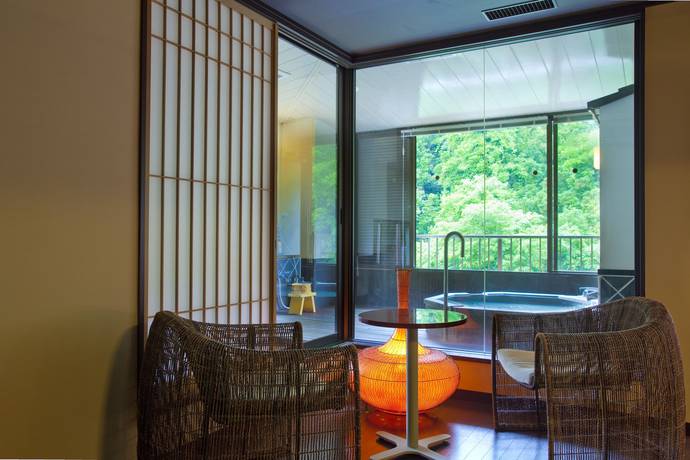 Imagen de la habitación del Hotel Yamanaka Onsen Ohanami Kyubei. Foto 15