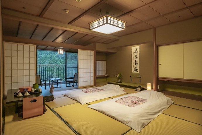 Imagen de la habitación del Hotel Yamanaka Spa Hanatsubaki. Foto 5
