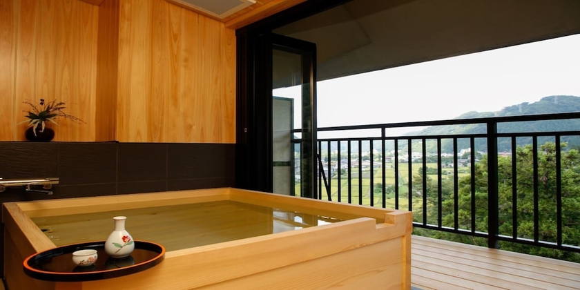 Imagen de la habitación del Hotel Yamanaka Spa Hanatsubaki. Foto 6