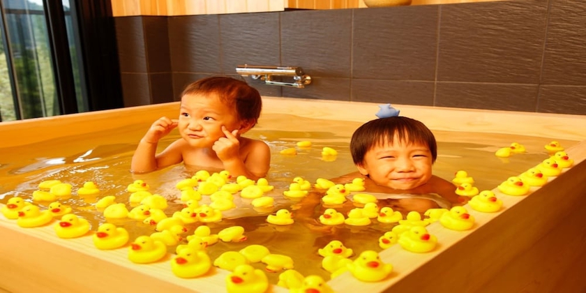 Imagen de la piscina del Hotel Yamanaka Spa Hanatsubaki. Foto 19