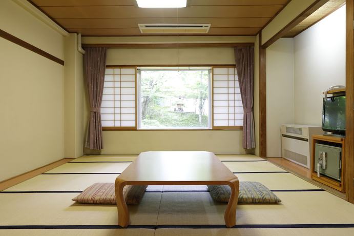 Imagen de la habitación del Hotel Yamanakako-asahigaoka-onsen Seikei. Foto 9