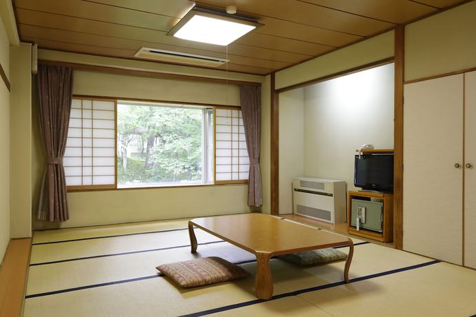 Imagen de la habitación del Hotel Yamanakako-asahigaoka-onsen Seikei. Foto 17