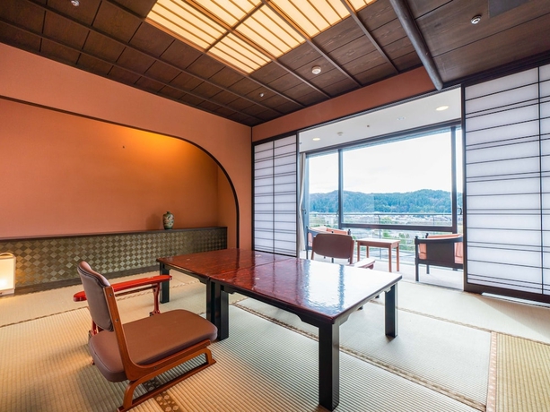 Imagen de la habitación del Hotel Yamashiro Onsen Miyabi No Yado Kaga Hyakumangoku. Foto 4