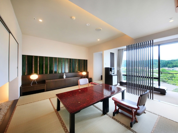 Imagen de la habitación del Hotel Yamashiro Onsen Miyabi No Yado Kaga Hyakumangoku. Foto 5
