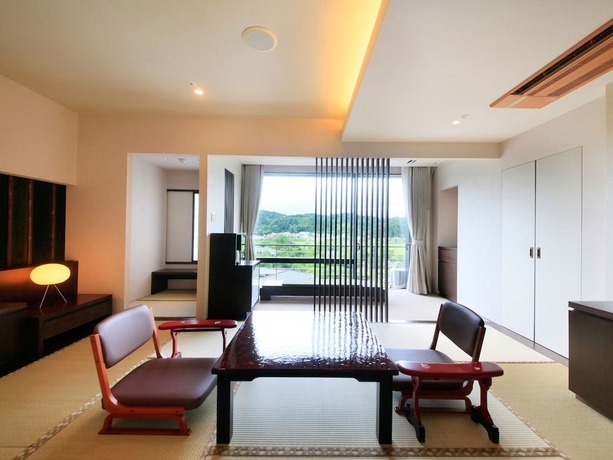 Imagen de la habitación del Hotel Yamashiro Onsen Miyabi No Yado Kaga Hyakumangoku. Foto 6
