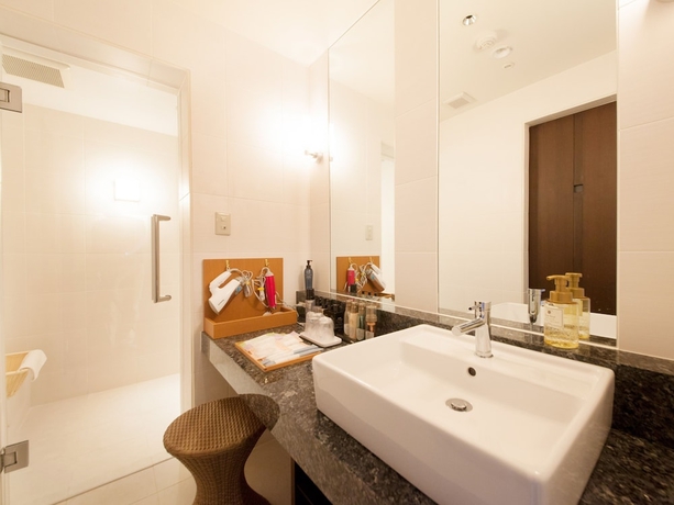 Imagen de la habitación del Hotel Yamashiro Onsen Miyabi No Yado Kaga Hyakumangoku. Foto 7