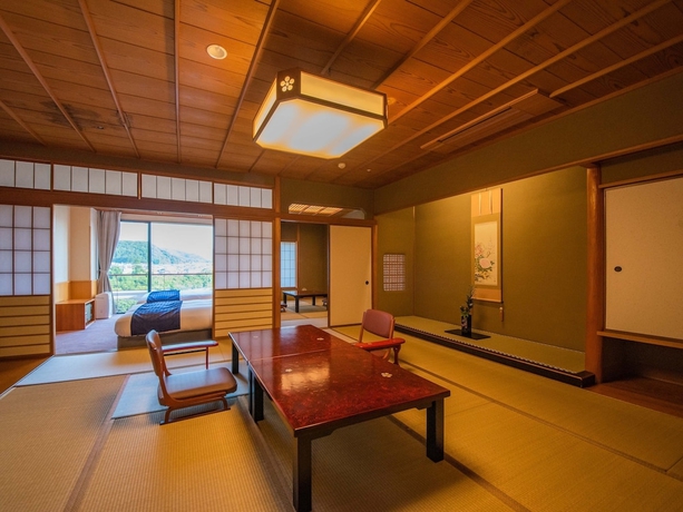 Imagen de la habitación del Hotel Yamashiro Onsen Miyabi No Yado Kaga Hyakumangoku. Foto 9